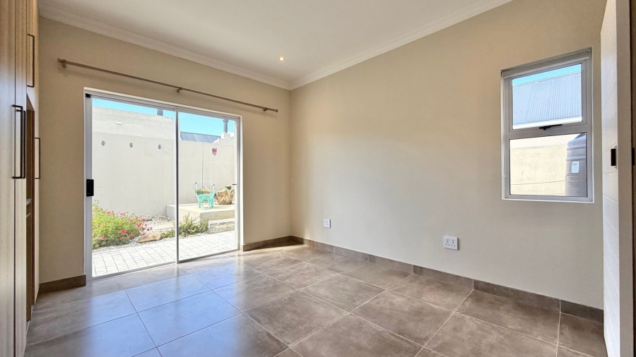 2 Bedroom Property for Sale in Somerset Lakes Western Cape